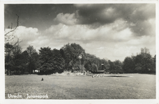 604729 Gezicht in het Julianapark te Zuilen.N.B. Dit gedeelte van de gemeente Zuilen is per 1 jan. 1954 bij de gemeente ...